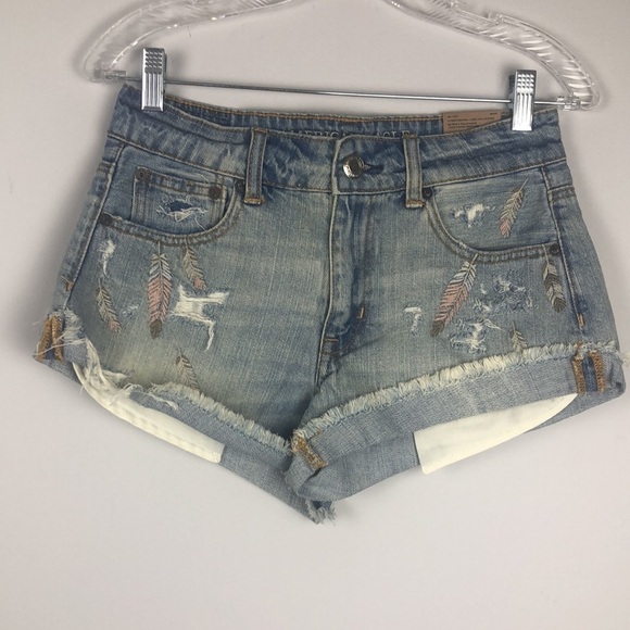 NEW AEO Distressed High Rise Embroidered Festival 100% Cotton Size 2 Jean Shorts - Picture 2 of 16